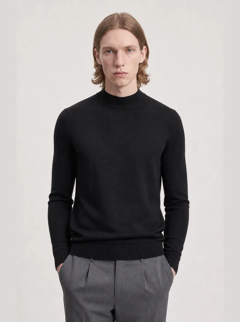 Thomas — AI fashion model with shoulder-length light-brown hair